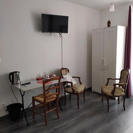 Les Coquelicots Hotel Montrouge Bagian luar foto
